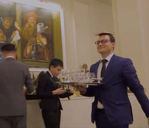 Traumjob Butler - Mario Orias